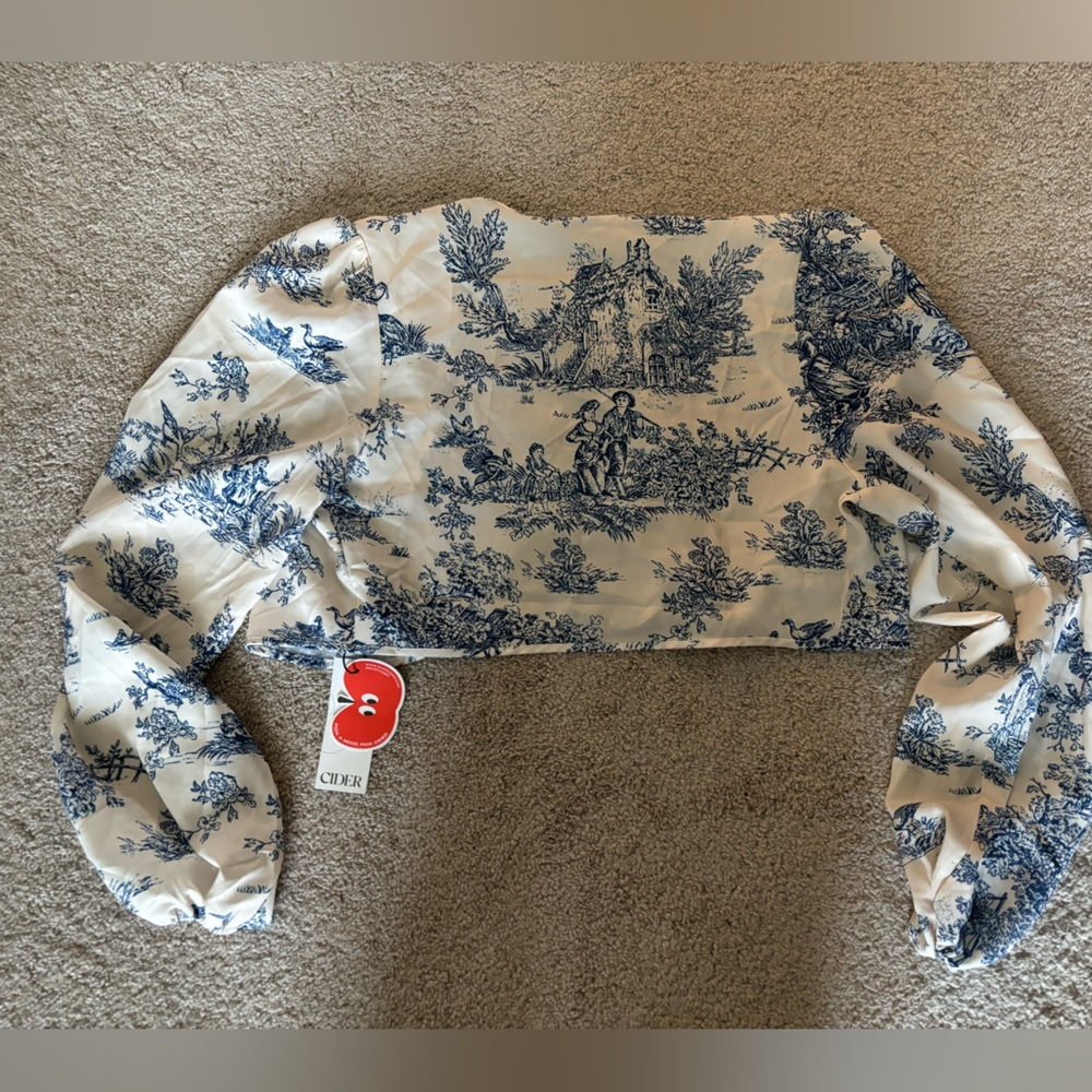 Cider Cream and Blue Cropped Cardigan, Size Large, NWT - Picture 3 of 4